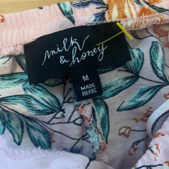 Milk & Honey pink floral ruched cropped blouse with zipper back - Picture 4 of 7